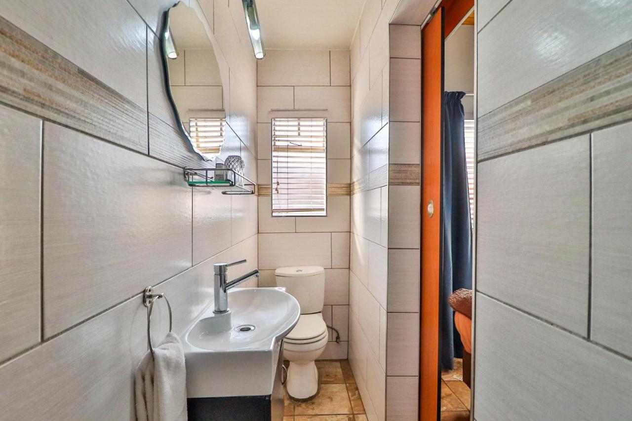 Rudman Townhouses Self-Catering Accommodation Боксбурґ Екстер'єр фото