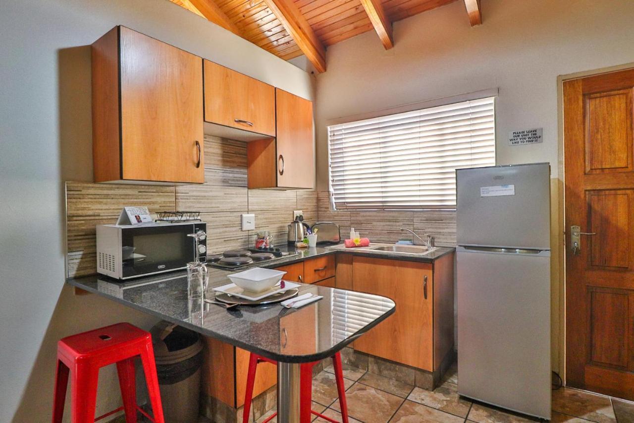 Rudman Townhouses Self-Catering Accommodation Боксбурґ Екстер'єр фото